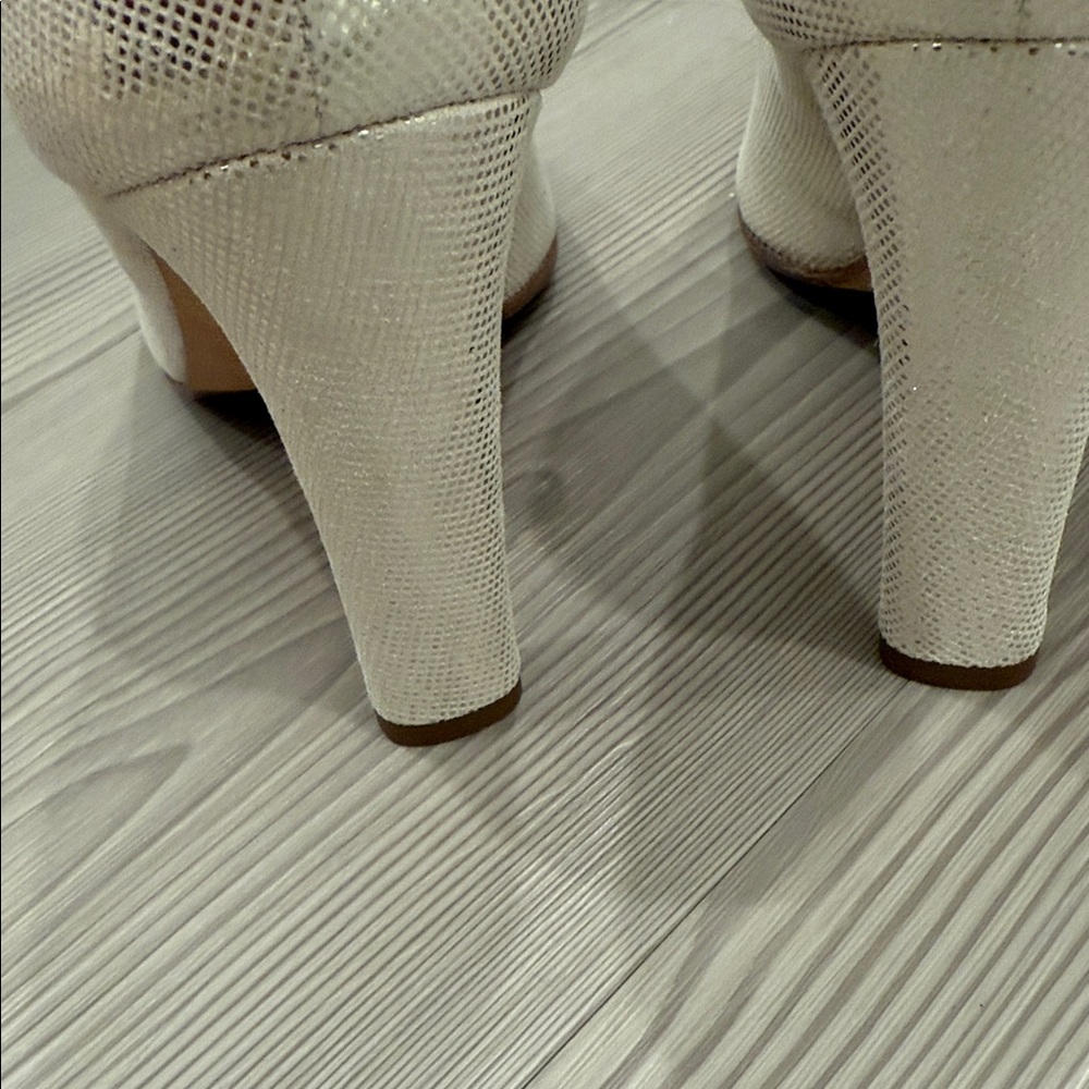 Taryn Rose Cream Peep Toe Heels - Picture 5 of 8